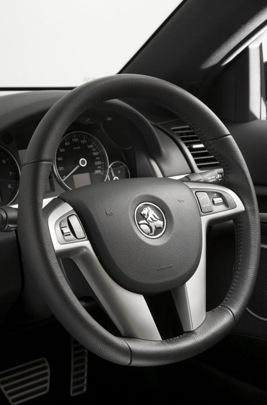  Holden VE Calais V 60th Anniversary Edition 2008 года  (фото 4 из 8)